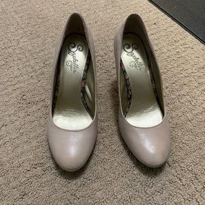 Nude Seychelles Pumps